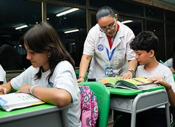 Colegio Cooperativo Comfenalco Educación integral para niños y jóvenes, desde preescolar hasta bachillerato.